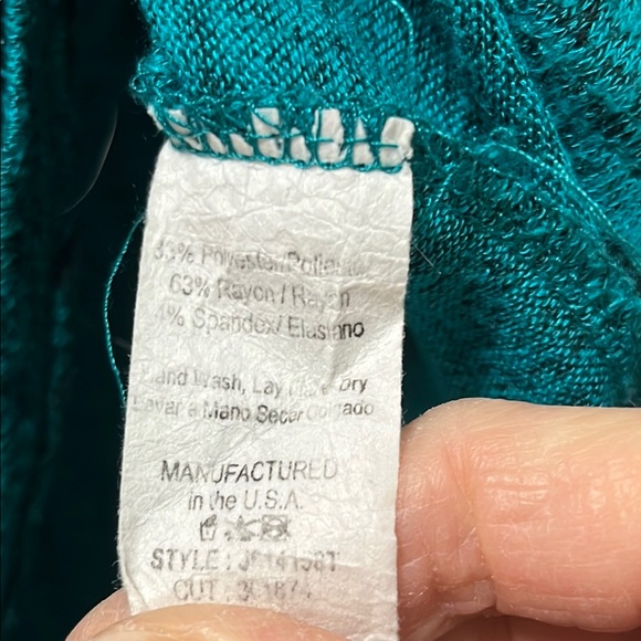 Chris & Carol Round Neck Cuffed Sleeve Tunic - Picture 4 of 11